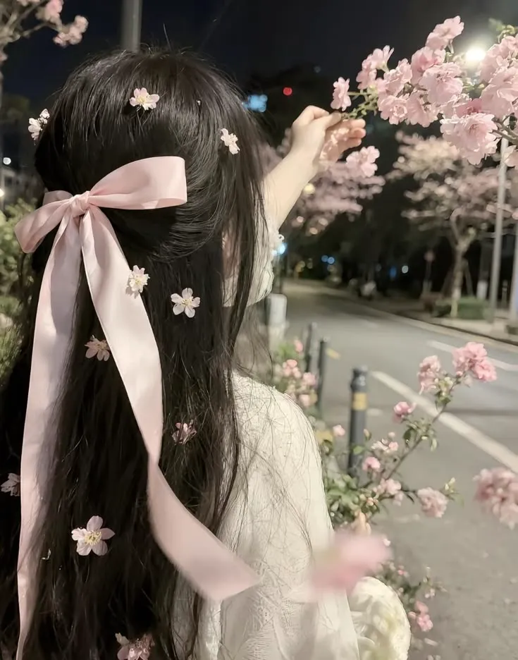 عکس پروفایل صورتی مینیمال