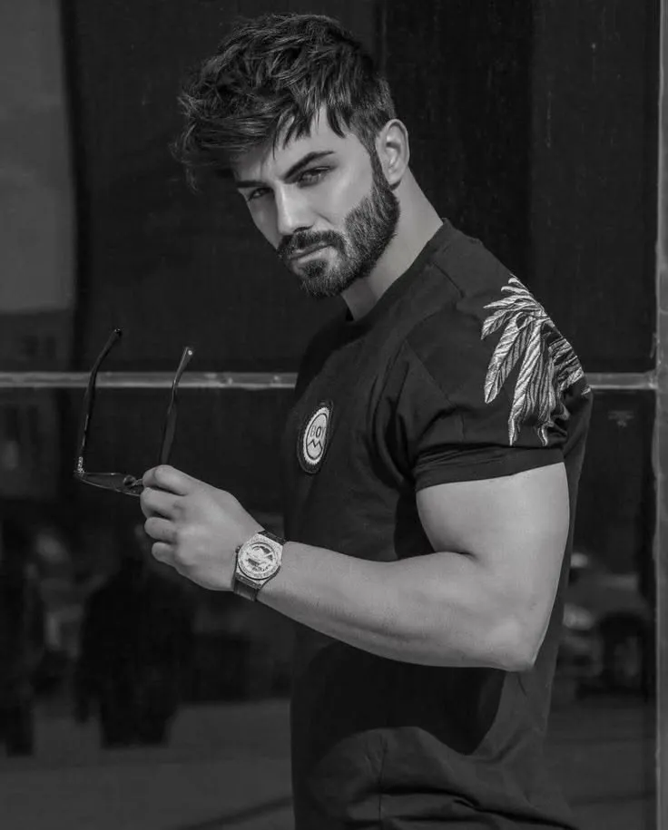عکس پروفایل پسرانه مغرور مشکی