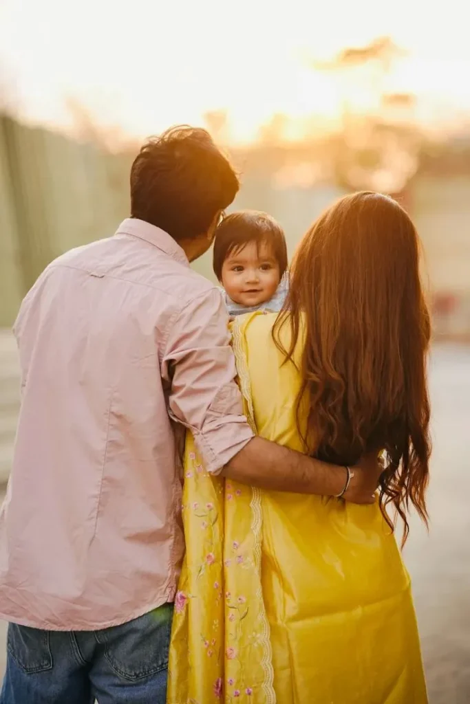 عکس پروفایل خانواده با نوزاد