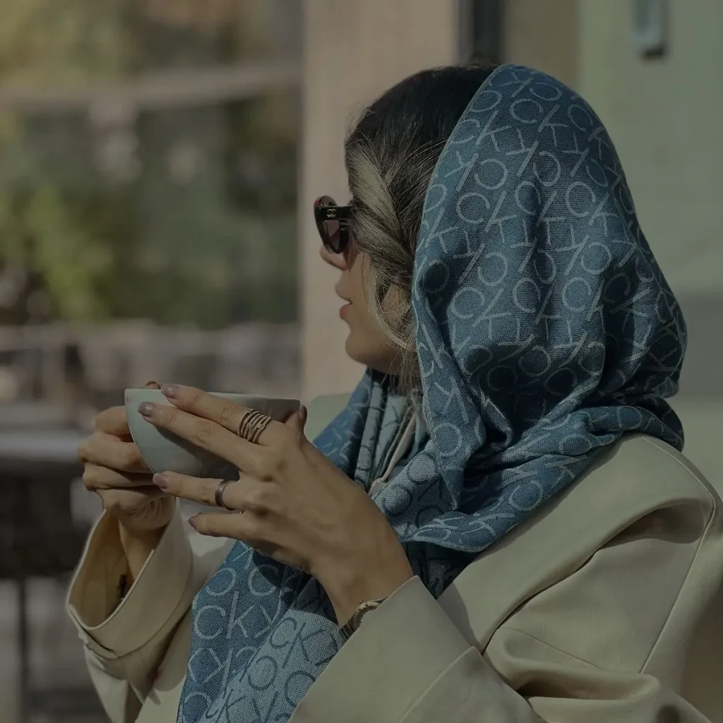 عکس پروفایل زنانه با کت