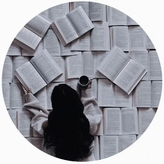 عکس گروه کتابخوانی برای پروفایل