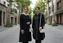 مدل های مانتو مشکی دکمه دار شیک
