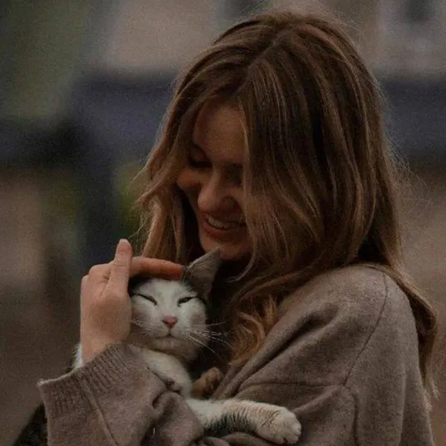عکس پروفایل گربه و دختر شیک