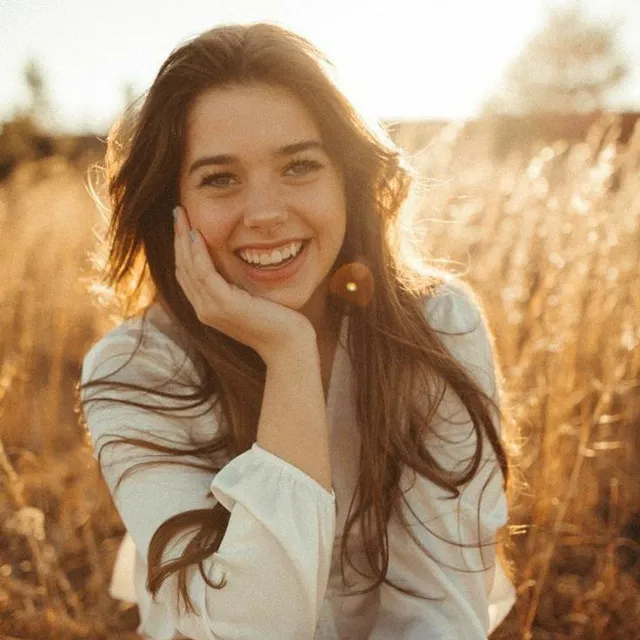 عکس پروفایل زنانه با حس خوب