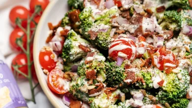 طرز تهیه سالاد بروکلی پرپروتئین با سس خامه‌ای