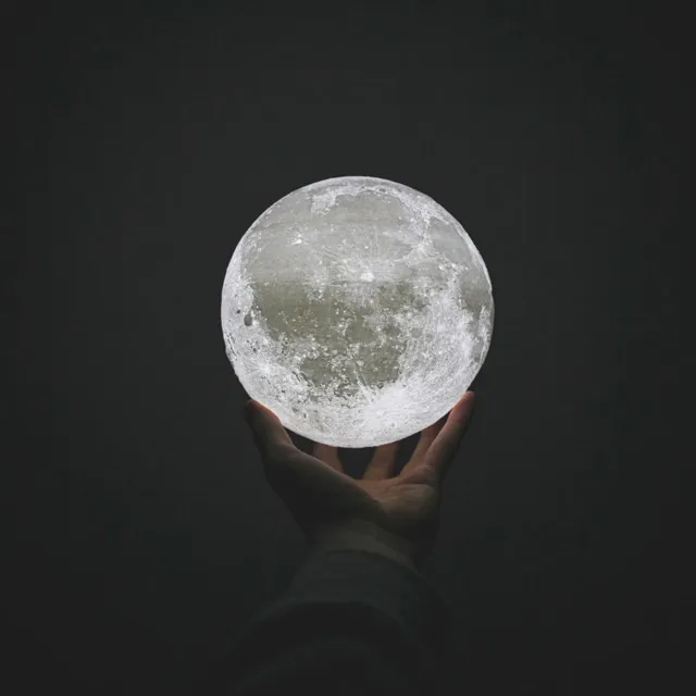 عکس پروفایل ماه پینترستی