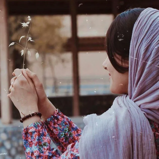 عکس صورتی پینترستی دخترانه برای پروفایل