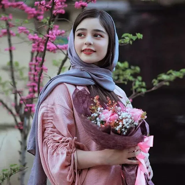 عکس پروفایل دخترانه صورتی پینترستی