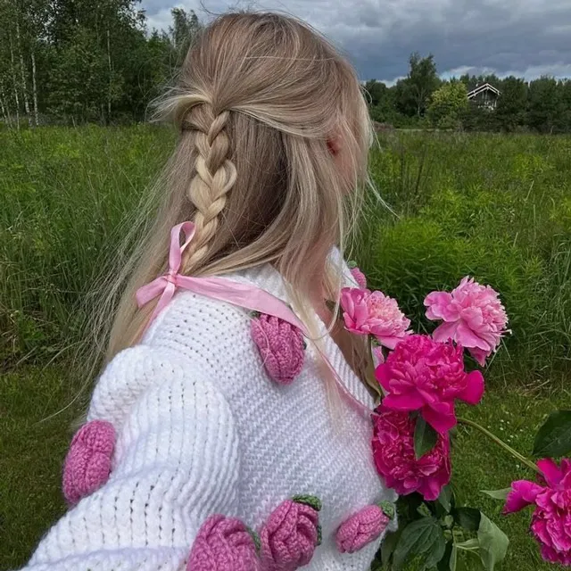 عکس پروفایل دخترانه صورتی کم رنگ