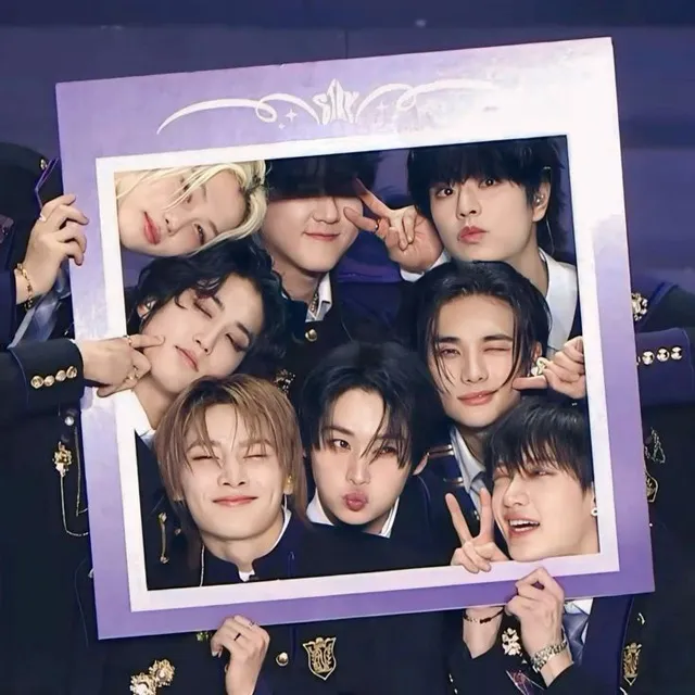 عکس پروفایل Stray Kids با تم فانتزی