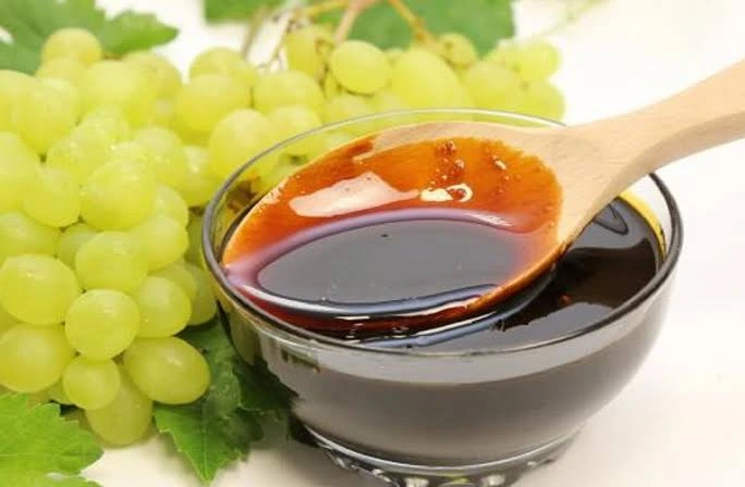  انگور سفید تازه برای تهیه شیره خانگی